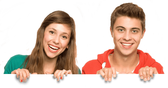 Estudantes sorrindo.